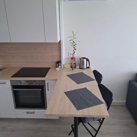 New Air-Conditioned Apartment 5 Minutes By Walk From The Airport With Free Garage Parking Bratysława Zewnętrze zdjęcie