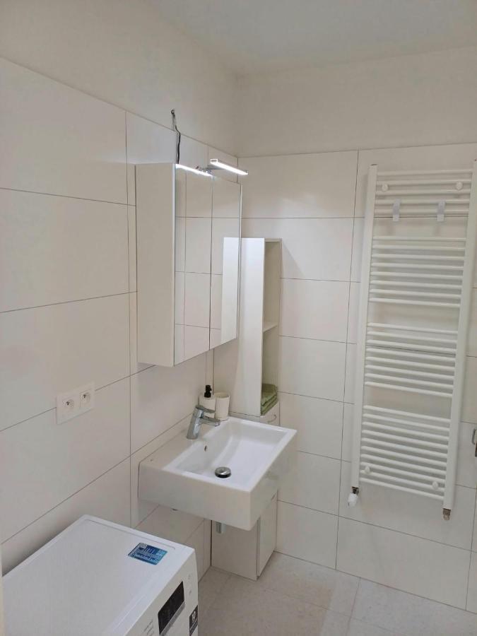 New Air-Conditioned Apartment 5 Minutes By Walk From The Airport With Free Garage Parking Bratysława Zewnętrze zdjęcie