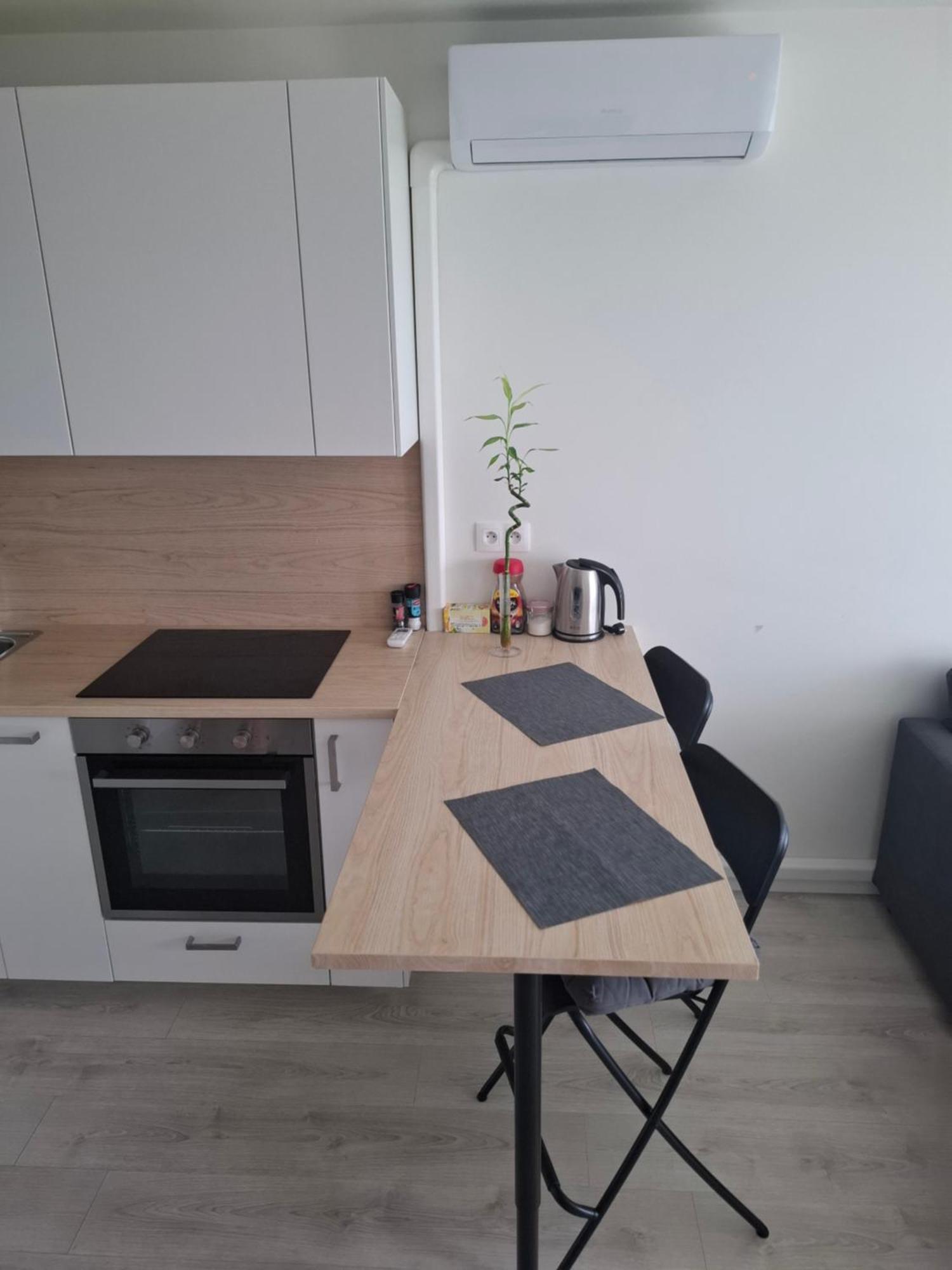 New Air-Conditioned Apartment 5 Minutes By Walk From The Airport With Free Garage Parking Bratysława Zewnętrze zdjęcie